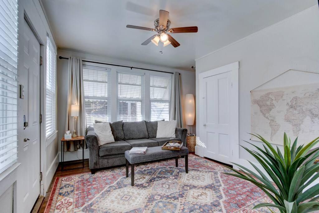 Cedar Blossom Bungalow Is A Cozy Getaway With A 5 Minute Walk To Downtown! Hot Springs Eksteriør bilde