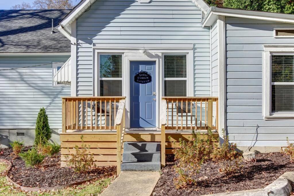 Cedar Blossom Bungalow Is A Cozy Getaway With A 5 Minute Walk To Downtown! Hot Springs Eksteriør bilde