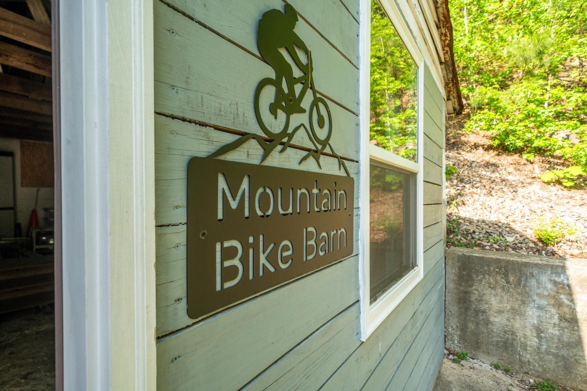 Cedar Blossom Bungalow Is A Cozy Getaway With A 5 Minute Walk To Downtown! Hot Springs Eksteriør bilde