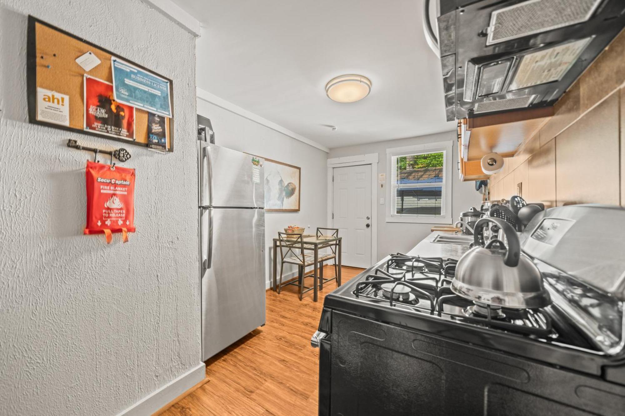 Cedar Blossom Bungalow Is A Cozy Getaway With A 5 Minute Walk To Downtown! Hot Springs Eksteriør bilde